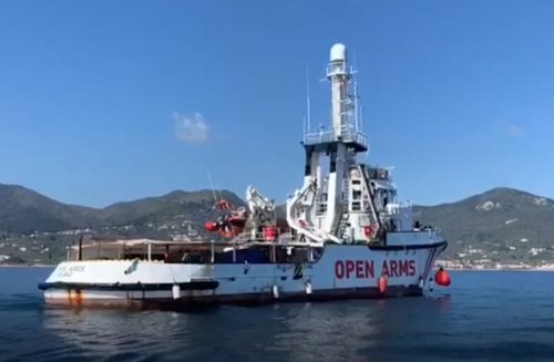 El Open Arms prevé zarpar el viernes hacia Samos y Lesbos (Grecia) para llevar unas 20 toneladas de material humanitario