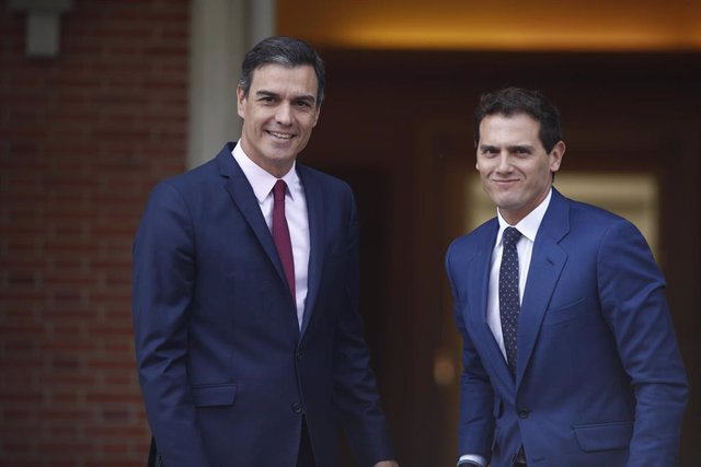 El presidente del Gobierno, Pedro Sánchez, recibe al presidente de Ciudadanos, A