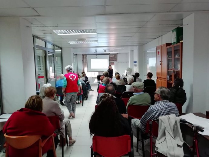 El programa de voluntariado energético de Endesa y Cruz Roja ayuda en 2018 a 182 familias de Mallorca