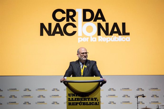 Quim Torra, Carles Puigdemont y Jordi Snchez clausuran el congreso de la Crida Nacional per la República