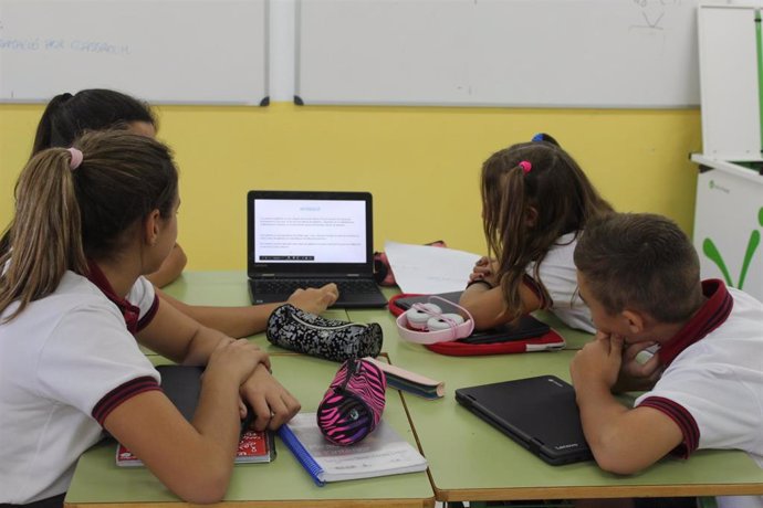 Consell.- El Govern destina un millón de euros para aulas digitales de centros docentes públicos de Baleares