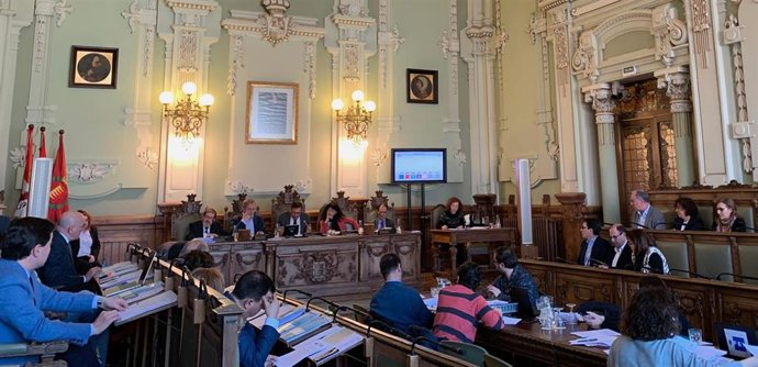 Solo VTLP y Cs se comprometen a retomar la reforma del reglamento, aunque PP y PSOE muestran su disposición a sentarse