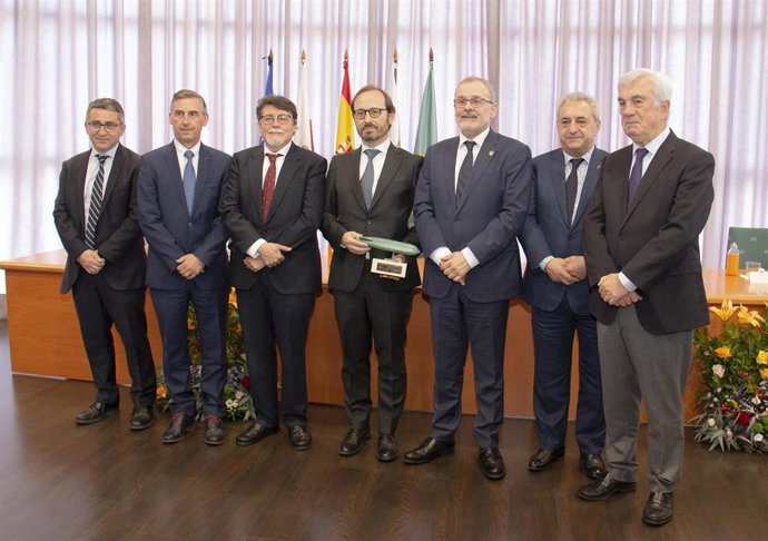 Nota Uc Global Steel Wire, Xvii Premio A La Colaboración Empresarial De La Funda