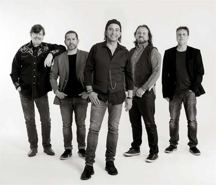 Málaga.- Los Secretos adelantan en Málaga en formato acústico las canciones de 'Mi paraíso'