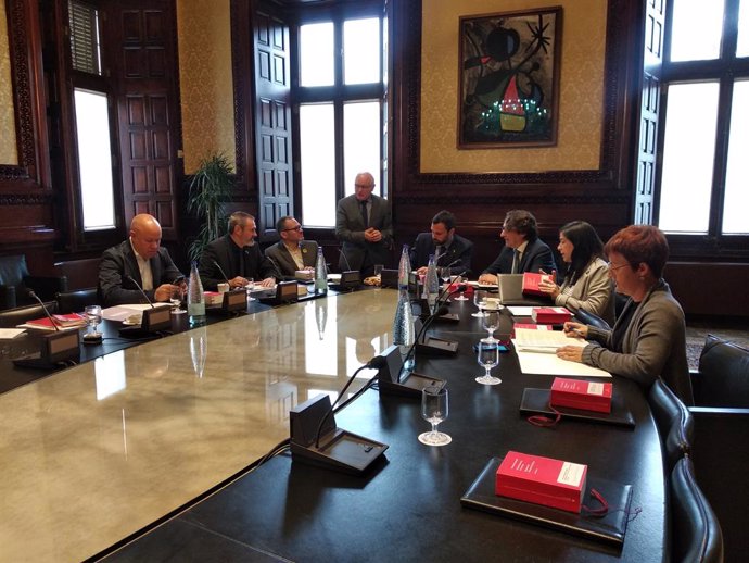 La Mesa del Parlament lleva a la Fiscalía una amenaza de secuestro a Puigdemont