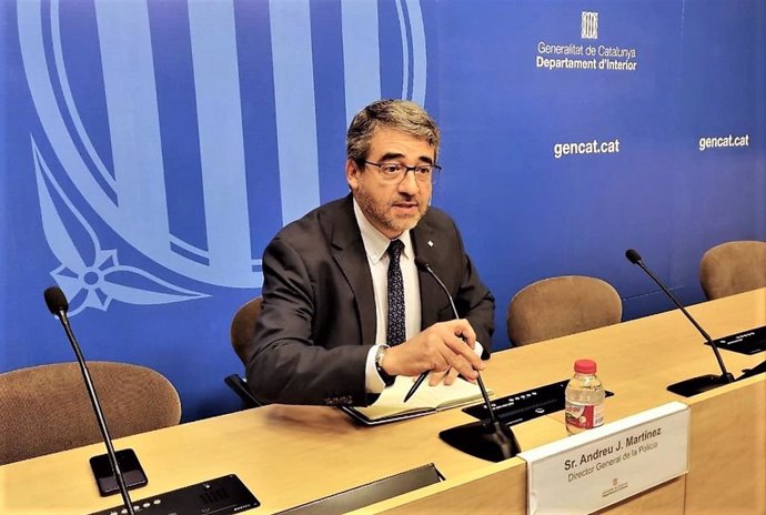 Av.- El director de Mossos nega "radicalment" a Colau que abandonin la seguretat a Barcelona