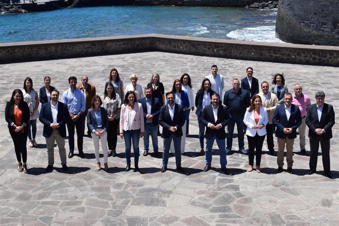 26M.- Lope Afonso (PP) Presenta Una Lista Al Cabildo 'Renovada' Para Producir "Un Cambio" En Tenerife
