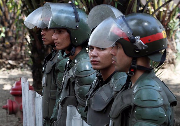 Venezuela.- La Guardia Nacional Bolivariana se despliega en torno al Parlamento venezolano