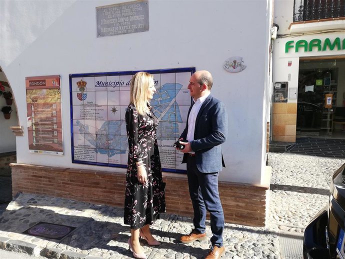 Almería.-La delegada de la Junta analiza con el alcalde de Fondón sus proyectos turísticos y medioambientales