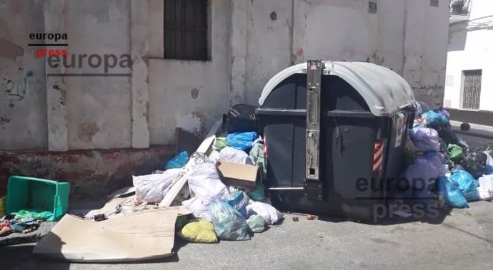 Cádiz.- Vecinos de El Puerto lamentan el estado de la ciudad tras seis días de huelga de basura