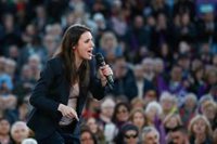 Montero (Podemos) señala que negocia con Lastra "todas las posiciones" de la Mesa del Congreso, incluida la presidencia