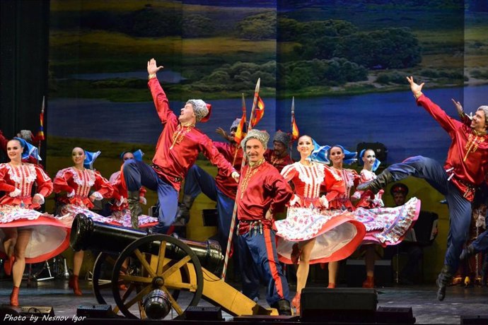 Músicos, cantantes y bailarines demuestran las tradiciones y el folclore ruso en 'Leyendas Cosacas'