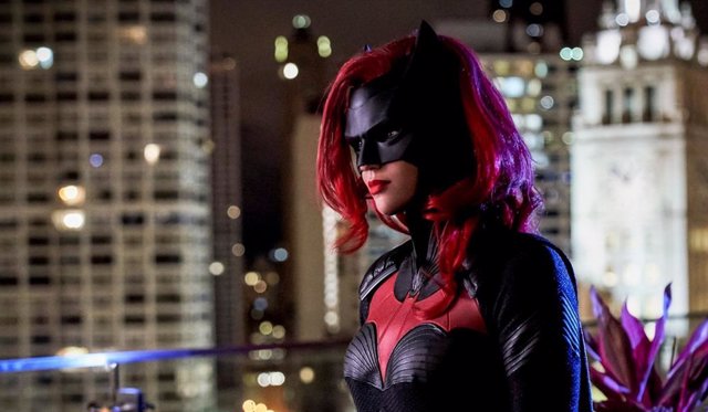 Primer adelanto de la serie de Batwoman y lanza el primer teaser