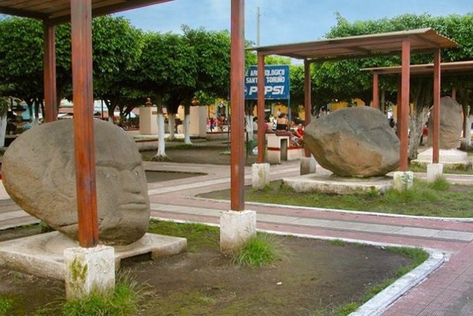 Descubren una anomalía magnética en las cabezas de piedra de Guatemala