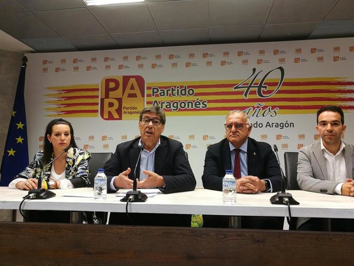 Aliaga señala que el PAR "apuesta por el centro" y defiende la autonomía aragonesa dentro del marco de la legalidad"