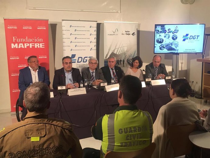 Zaragoza.- Un total de 800 jóvenes asisten al primer road show de la DGT en la capital aragonesa