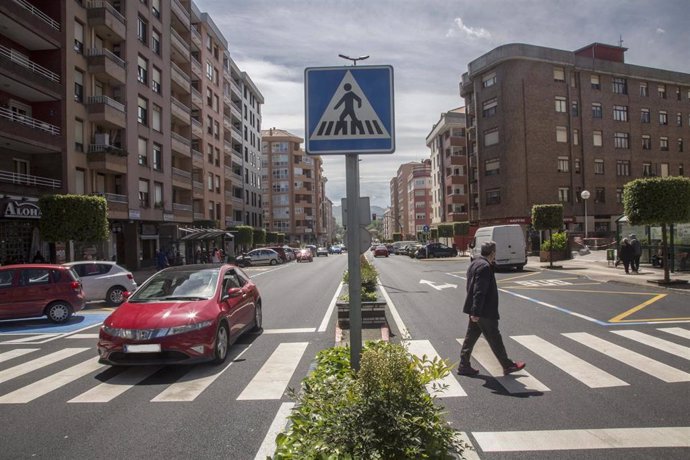 Camargo.- Finalizan las obras de asfaltado de la Avenida de Bilbao
