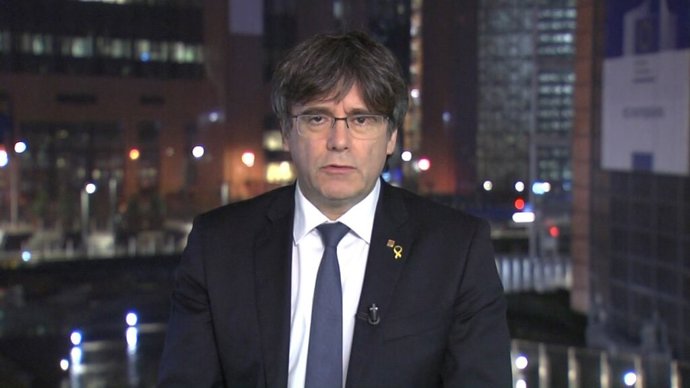Puigdemont hauria d'acatar la Constitució a Madrid abans de rebre l'acta d'eurodiputat segons la Loreg