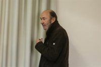 El Rey llama a la esposa de Rubalcaba para interesarse por su evolución