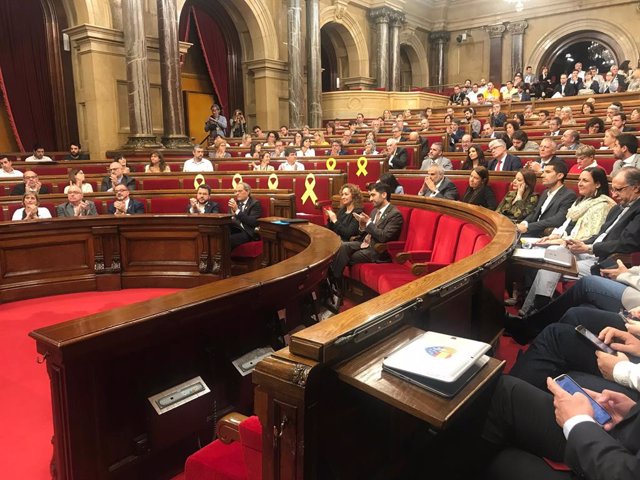 Junqueras en acomiadar-se del Parlament: "No ens rendirem encara que ens empresonin"