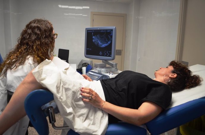 Girona crea una nueva unidad para diagnosticar y tratar a los pacientes con endometriosis