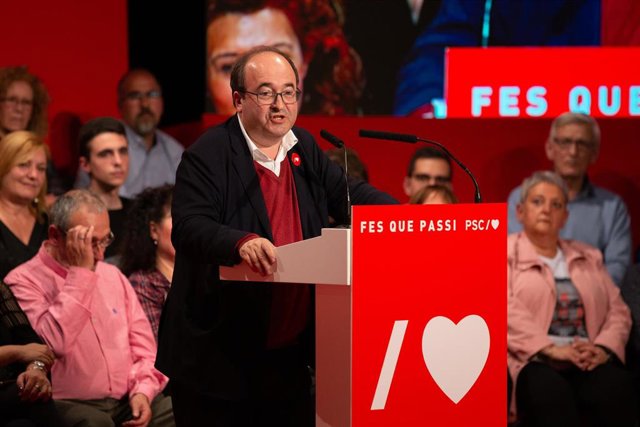 Mitin del PSC en Badalona con Pedro Sánchez, Meritxell Batet, Miquel Iceta y A. Pastor
