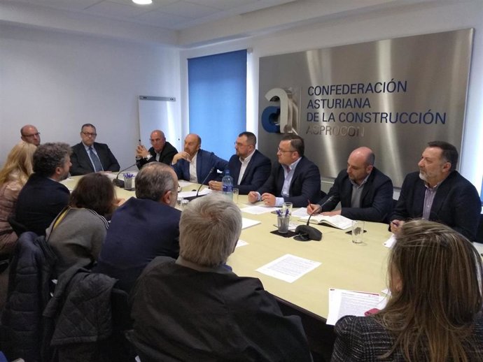 Adrián Barbón se reúne con la CAC.