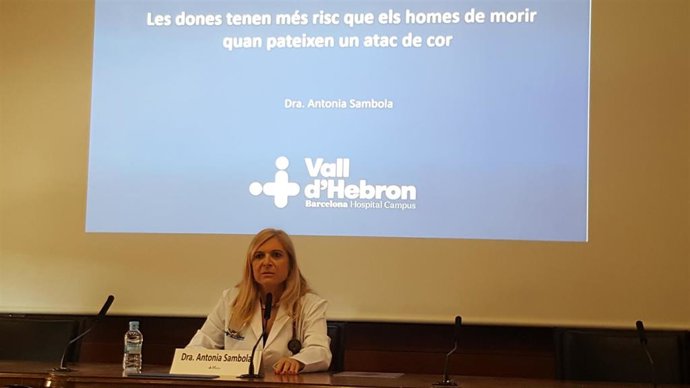 Un estudio del Vall d'Hebron revela que las mujeres mueren el doble que los hombres por infarto