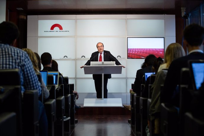 Miquel Iceta compareix en roda de premsa en el Parlament de Catalunya després de ser proposat com president del Senat