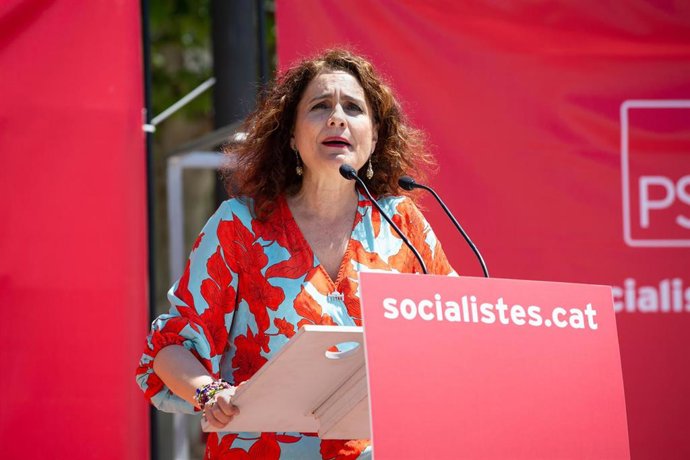 Celebración de la Fiesta de la Rosa del PSC del Valls Oriental en Montmeló, Barcelona