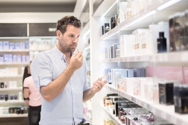 Perfumes para hombres: cuatro opciones que debería tener en cuenta