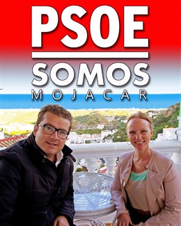 Manuel Zamora (PSOE) y Jessica Simpson (Somos Mojácar)