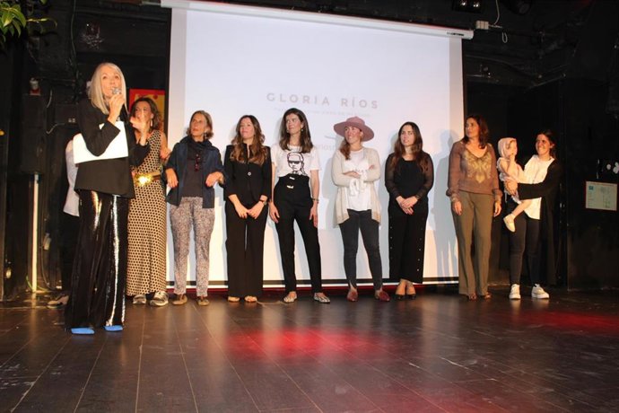 Un desfile de moda benéfico llena la discoteca Cats de Madrid para recaudar fondos para la unidad de becas del CMU Alcor