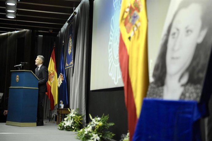 Homenaje en Bilbao a la primera agente de la Policía Nacional muerta en atentado terrorista, y al inspector Eduardo Puelles, asesinado por ETA en 2009