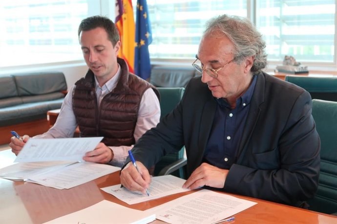 Educación y Ayuntamiento de Santanyí firman un convenio de colaboración para mejorar las infraestructuras educativas