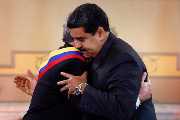 El 'plan de acción' de la Casa Blanca para romper la relación entre Venezuela y Cuba
