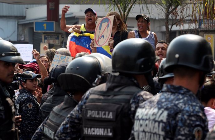 Venezuela.- Pompeo critica que la represión de Maduro "no tenga limites" 