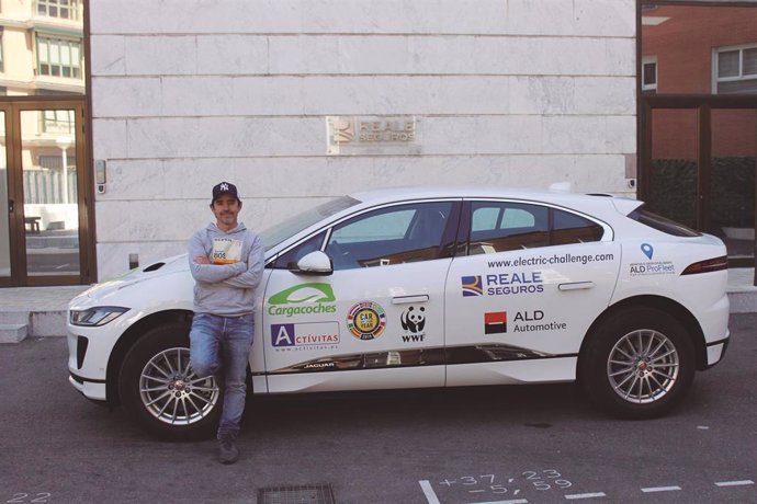 El récord solidario 'Electric Challenge' recorerrá 20.000 kilómetros para "demostrar" la viabilidad del coche eléctrico