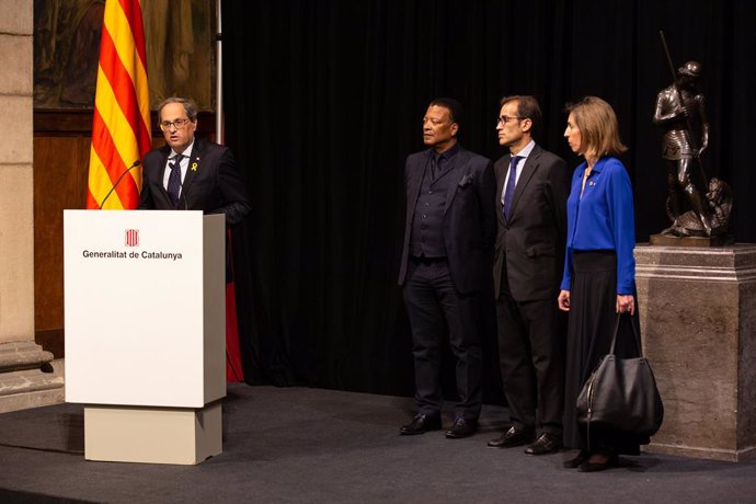 El president de la Generalitat, Quim Torra, i la consellera, ngels Chacón, reben als organitzadors del saló Integrated Systems Europe (ISE), en la Generalitat de Barcelona