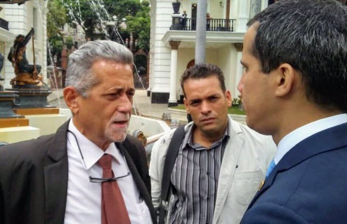 El diputado opositor venezolano Américo de Grazia se refugia en la Embajada de Italia en Caracas