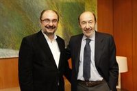 Lambán subraya que Rubalcaba es "uno de los hombres de Estado de más nivel de la España democrática"