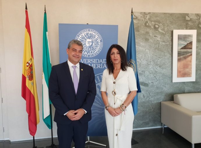La presidenta del Parlamento condena el último crimen machista en Murcia e insta a educar la "igualdad y el respeto"