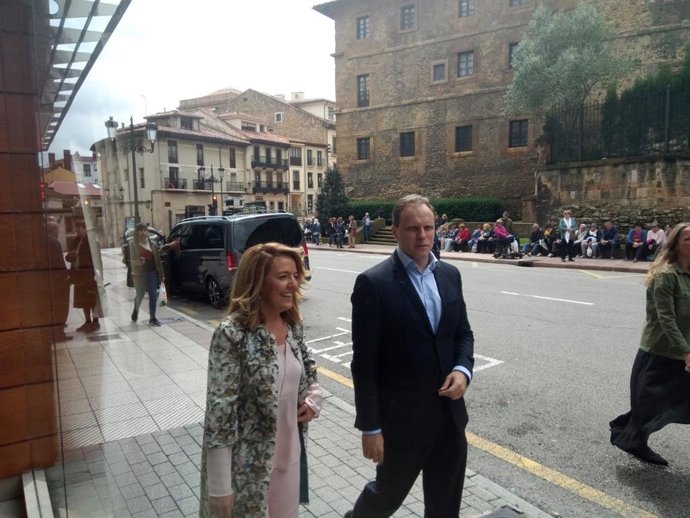 El PP culpa al PSOE de los precios altos de la electricidad y plantea bajar el IVA en la factura