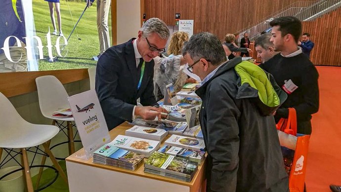 CádizAlDía.-Turismo.- Cádiz participa en Expovacaciones con el vuelo de Vueling como reclamo para atraer a los vascos