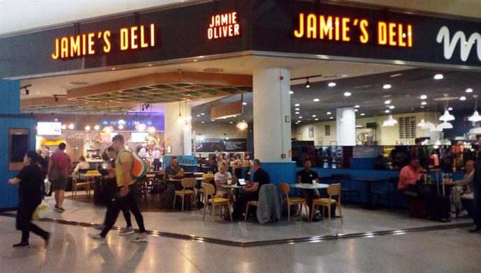 Málaga.- Turismo.- El aeropuerto de Málaga inaugura el nuevo restaurante del chef británico Jamie Oliver