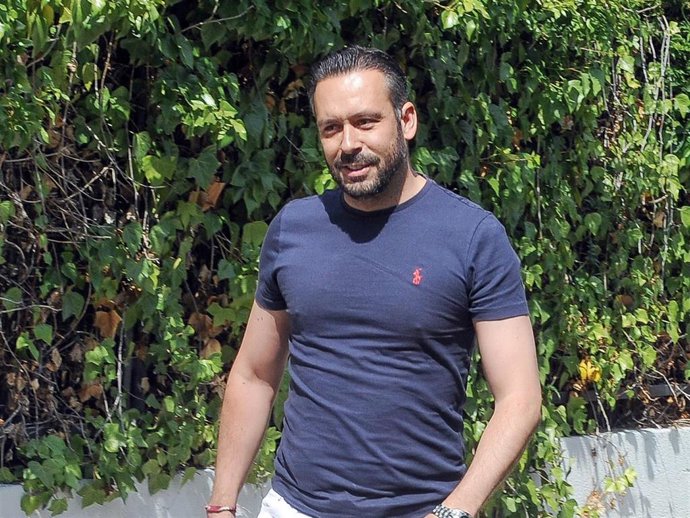 Kike Calleja pierde el sentido con su novia Raquel Abad