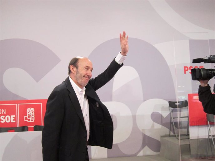 Rubalcaba En La Clausura Del Congreso Del PSOE En Navarra