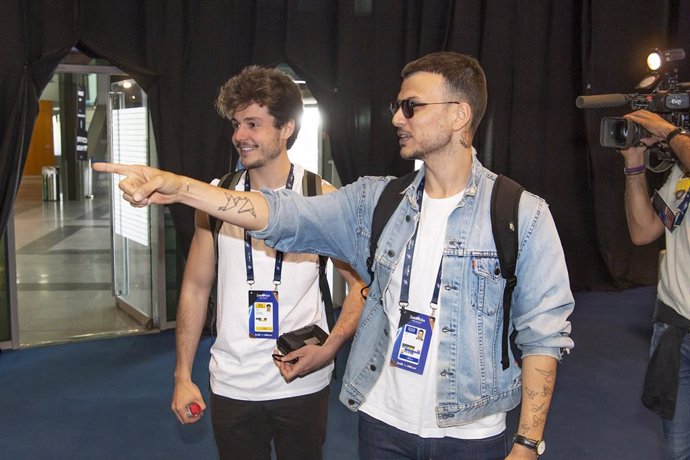 Miki pisa por primera vez el escenario de Eurovisión con un edificio, una marion