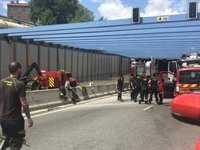 La Unidad Militar de Emergencias se incorpora a las tareas de desagüe en el túnel inundado cercano a Barajas