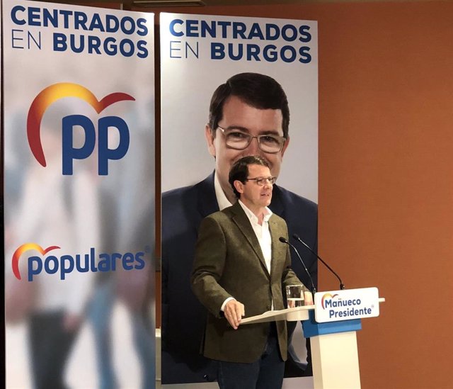 Mañueco traslada el "cariño" del PPCyL a PSOE y familia de Rubalcaba, un "gran político"